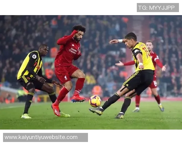 挑战英超传统强队樱桃军团蓄势待发迎接新赛季 挑战英超传统强队樱桃军团蓄势待发迎接新赛季