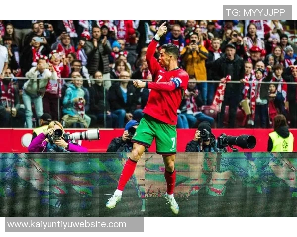 摩根称C罗采访点击量已达5100万次证明他是足球历史最佳球员