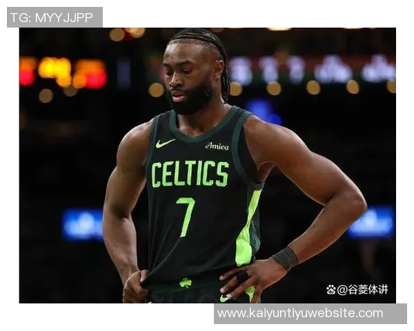 杰伦布朗首节狂砍16分全场19中13砍下32分引领球队胜利