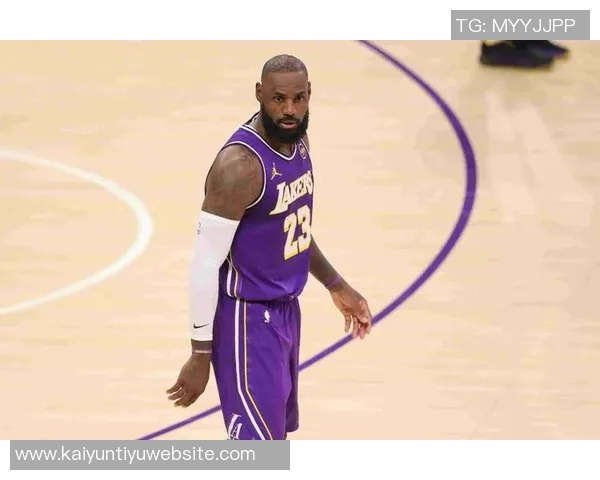 詹姆斯谈比赛僵局时持球策略称之前打法依然有效 詹姆斯谈比赛僵局时持球策略称之前打法依然有效